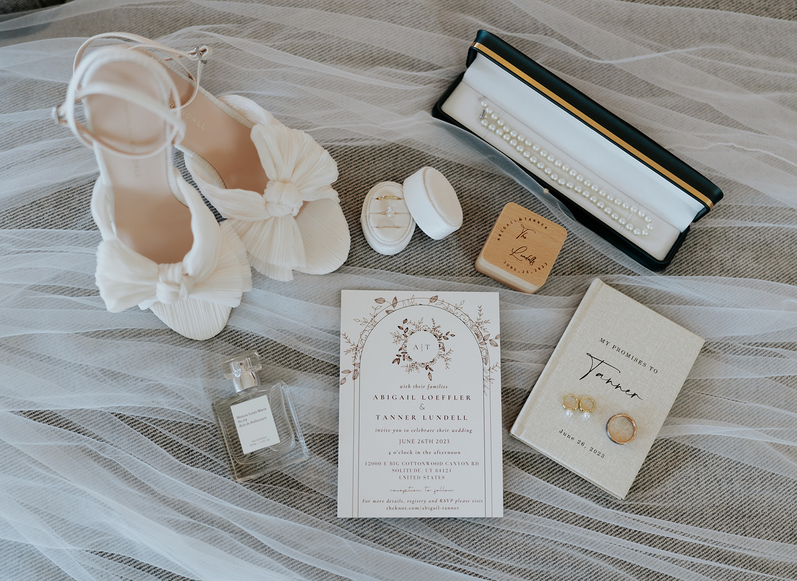 invitation suite, shoes, and small details of the bride